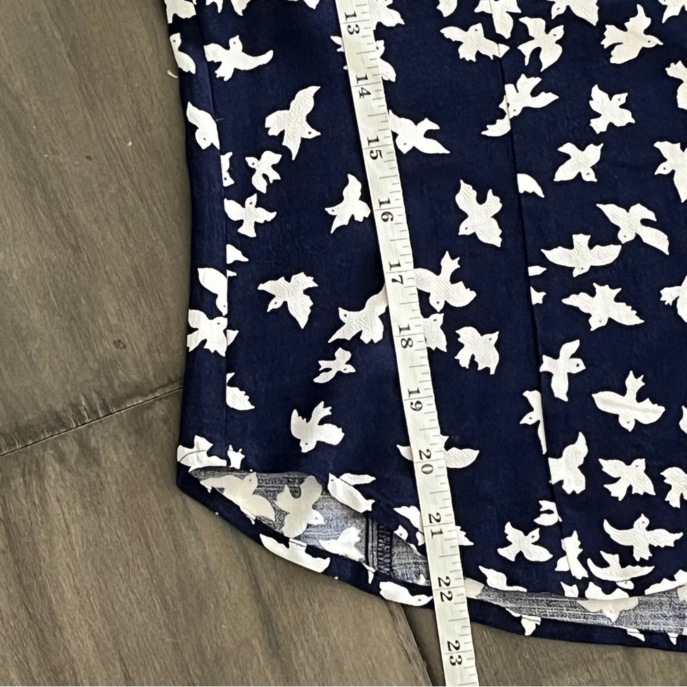 Anthropologie Maeve Austin Navy and White Bird Print Top - Size 0 - Picture 13 of 16